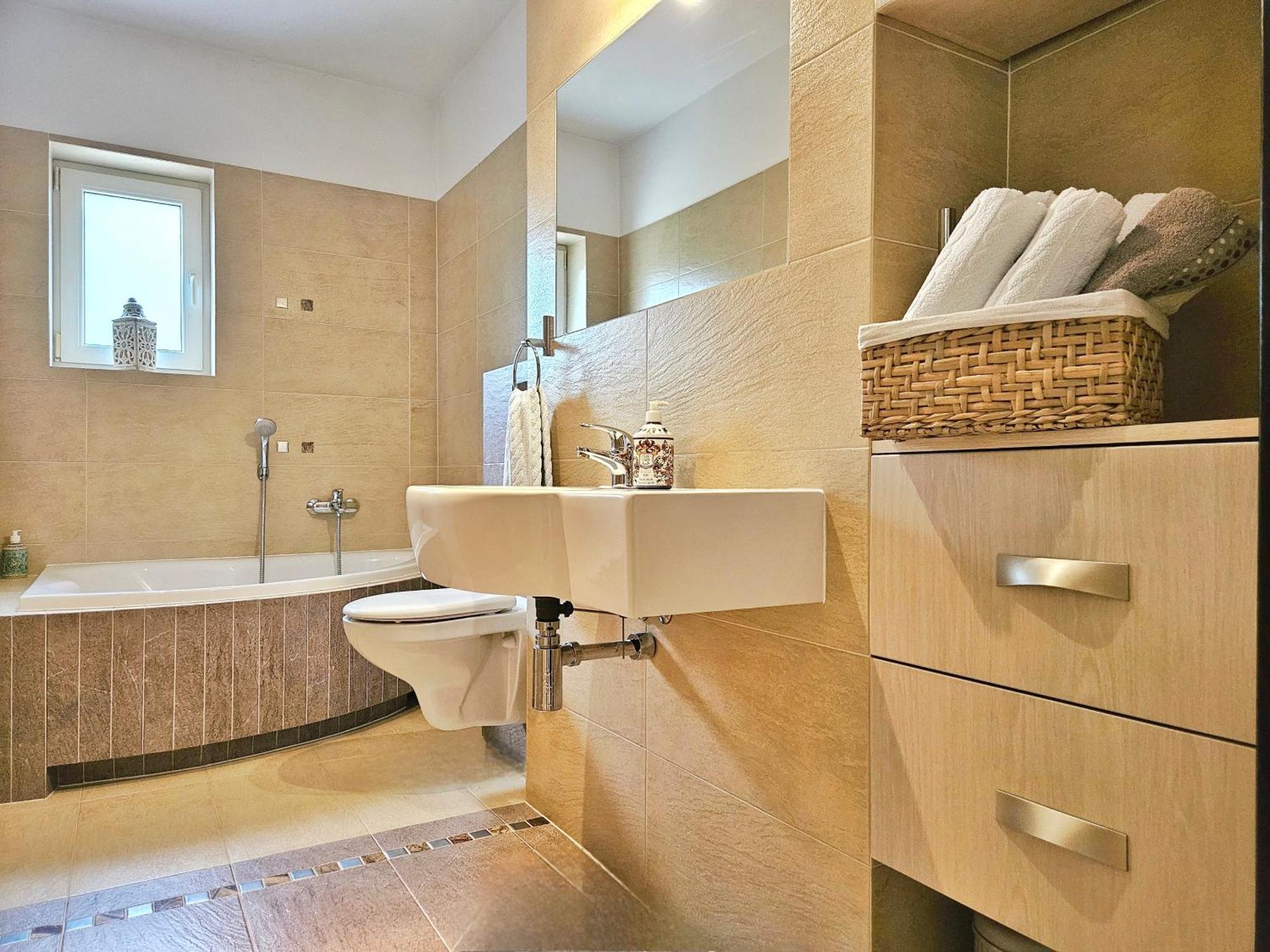 Apartament Garden- Parking, Ogrodek, Cicha Okolica Pruszcz Gdański Dış mekan fotoğraf